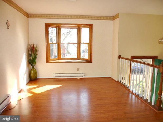 306 Winston Road Pasadena, MD 21122 - Photo 8 of 11 Living Room