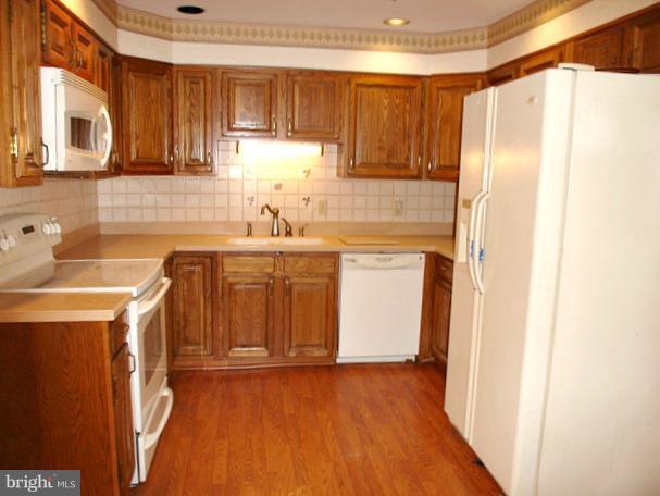 306 Winston Road Pasadena, MD 21122 - Photo 10 of 11 Kitchen