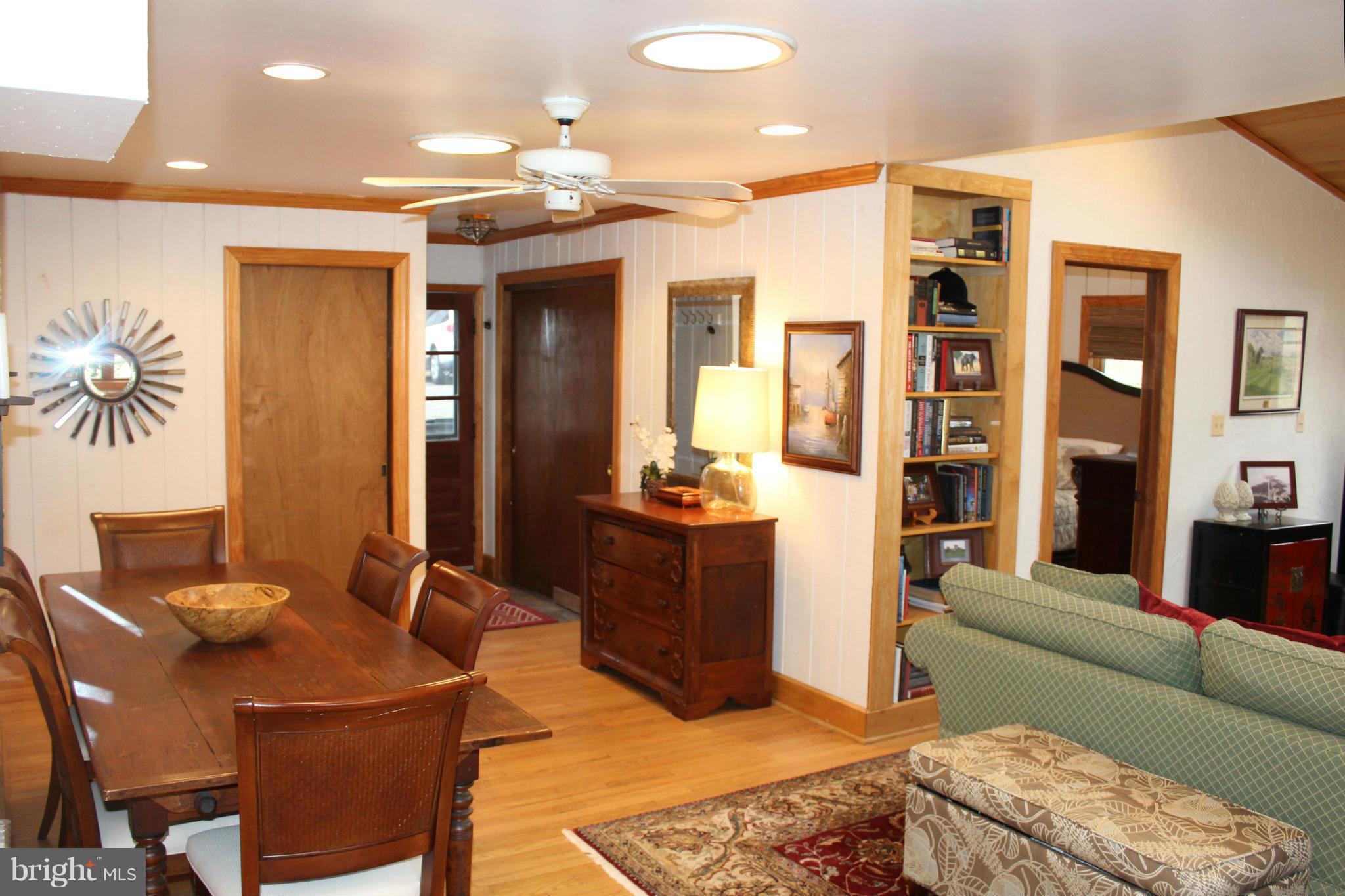 13425 Compton Road Clifton, VA 20124 - Photo 11 of 30 Family Room