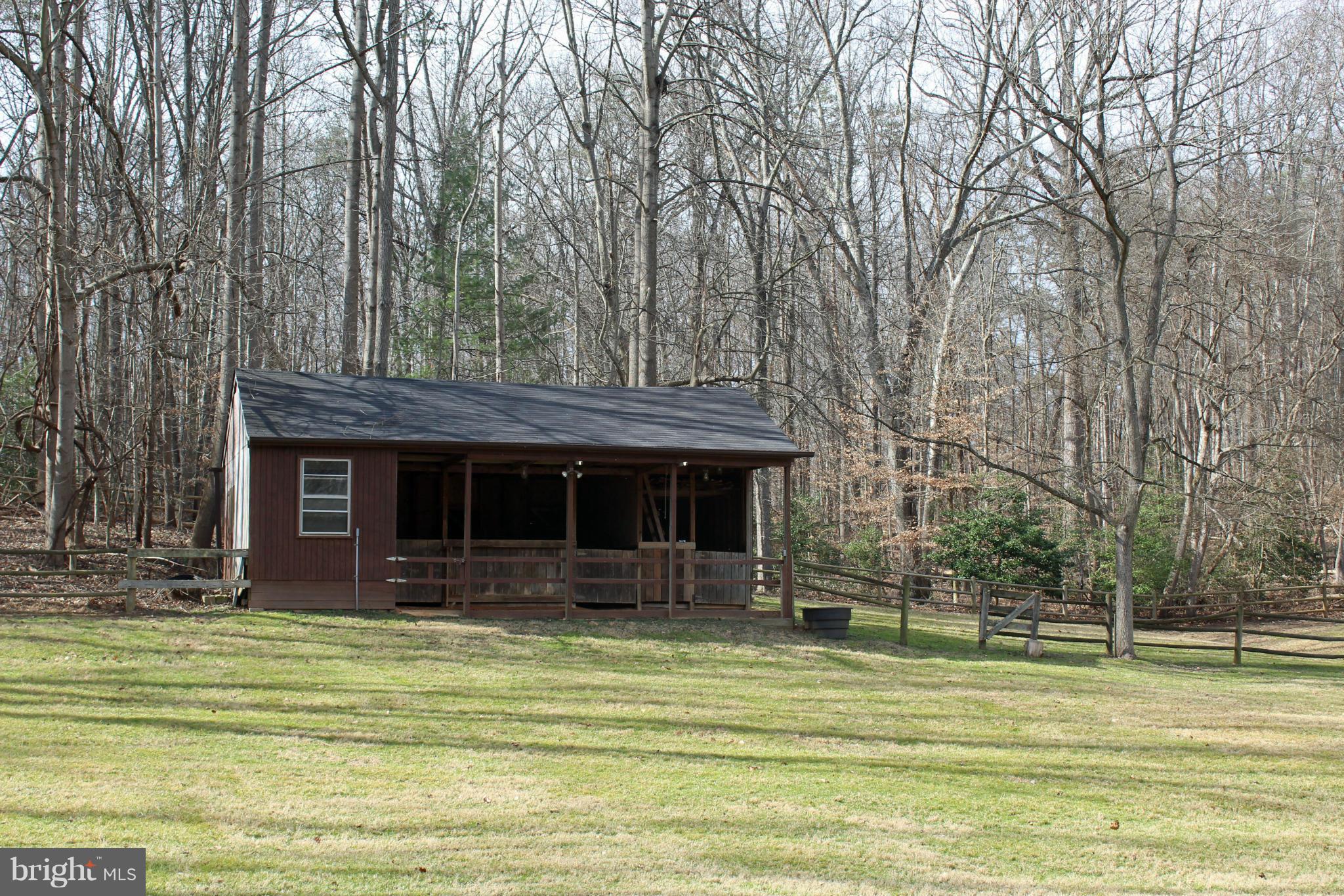 13425 Compton Road Clifton, VA 20124 - Photo 24 of 30 3 Stall Horse Barn
