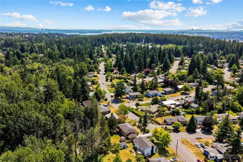 $950,000 | 14556 75th Avenue Northeast, Kenmore, WA 98028