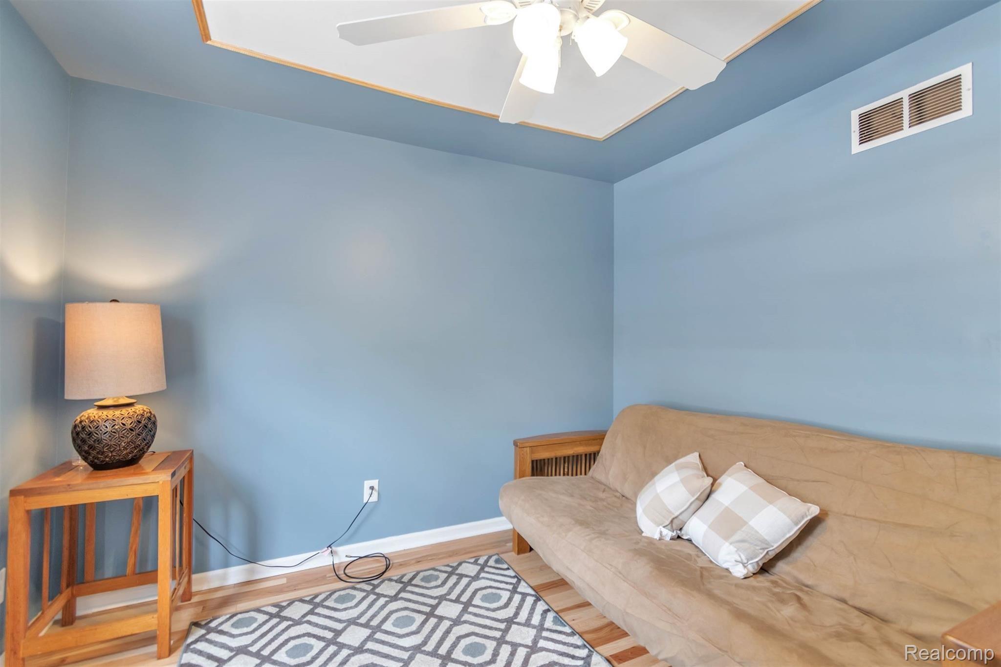 3859 Mapleleaf Road Waterford, MI 48328 - Photo 23 of 39 25-3859 Mapleleaf-WindowStill-Real-.jpg