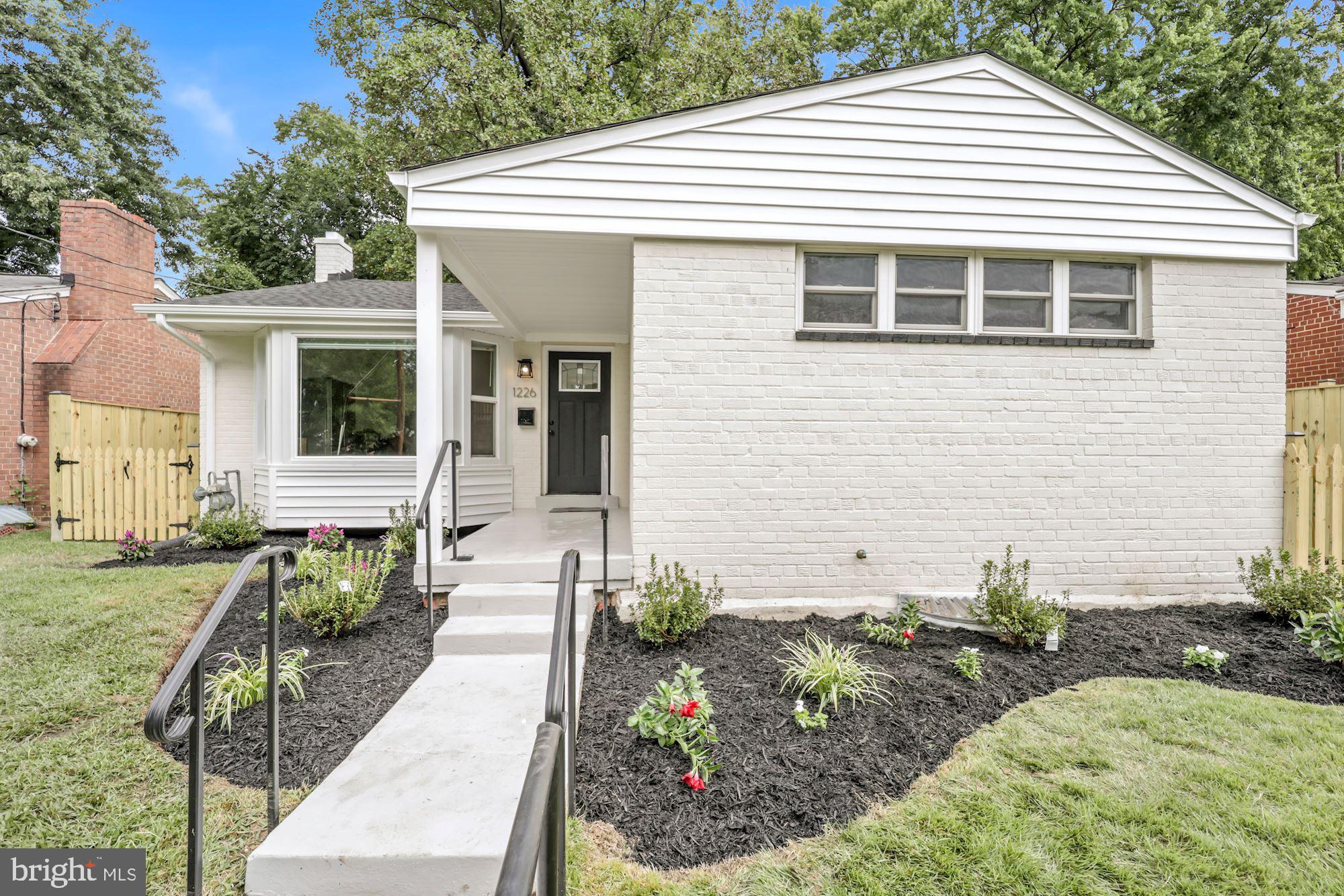 1226 Chaplin St Southeast  