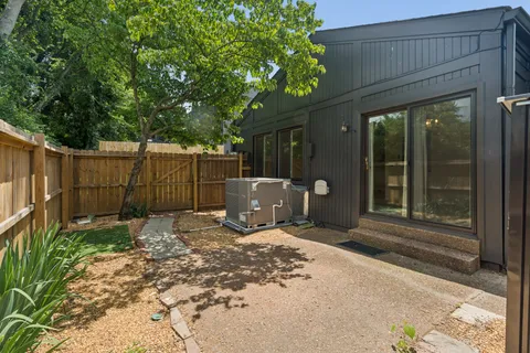 $319,900 | 520 Doral Country Drive, Nashville, TN 37221
