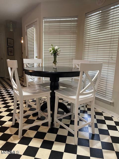 2700 Old Shell Landing Road Ocean Springs, MS 39564 - Photo 12 of 27 Breakfast area