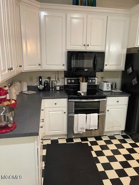 2700 Old Shell Landing Road Ocean Springs, MS 39564 - Photo 10 of 27 Kitchen