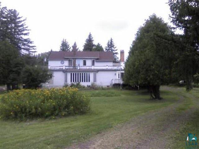 8 Lakewood Road Duluth, MN 55804 - Photo 23 of 30 Exterior space with a yard