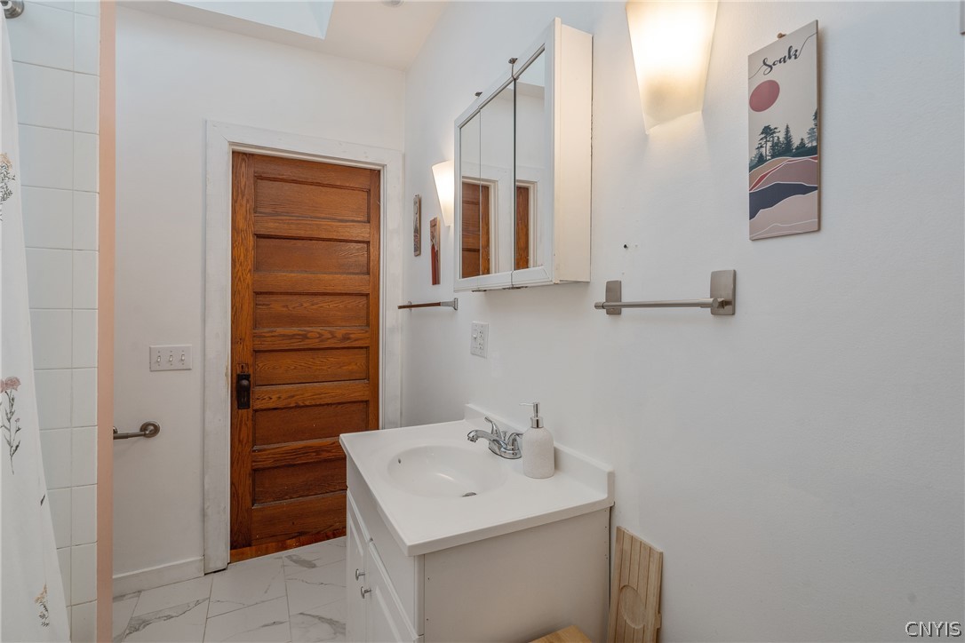 419 Seneca Drive Syracuse, NY 13205 - Photo 9 of 16