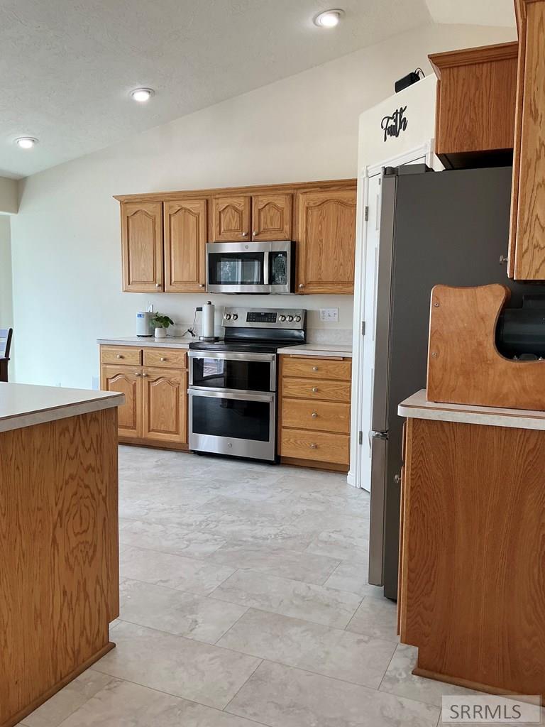 323 North 4200 East Rigby, ID 83442 - Photo 10 of 50 Kitchen