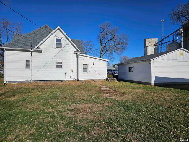 $69,900 | 211 West Mulberry Street, San Jose, IL 62682