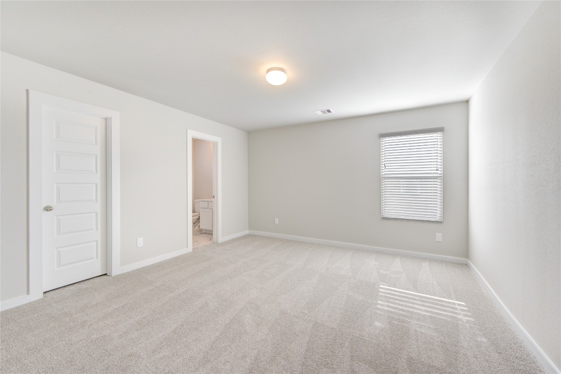 2623 Finley Lane Rosenberg, TX 77471 - Photo 31 of 49 an empty room with windows