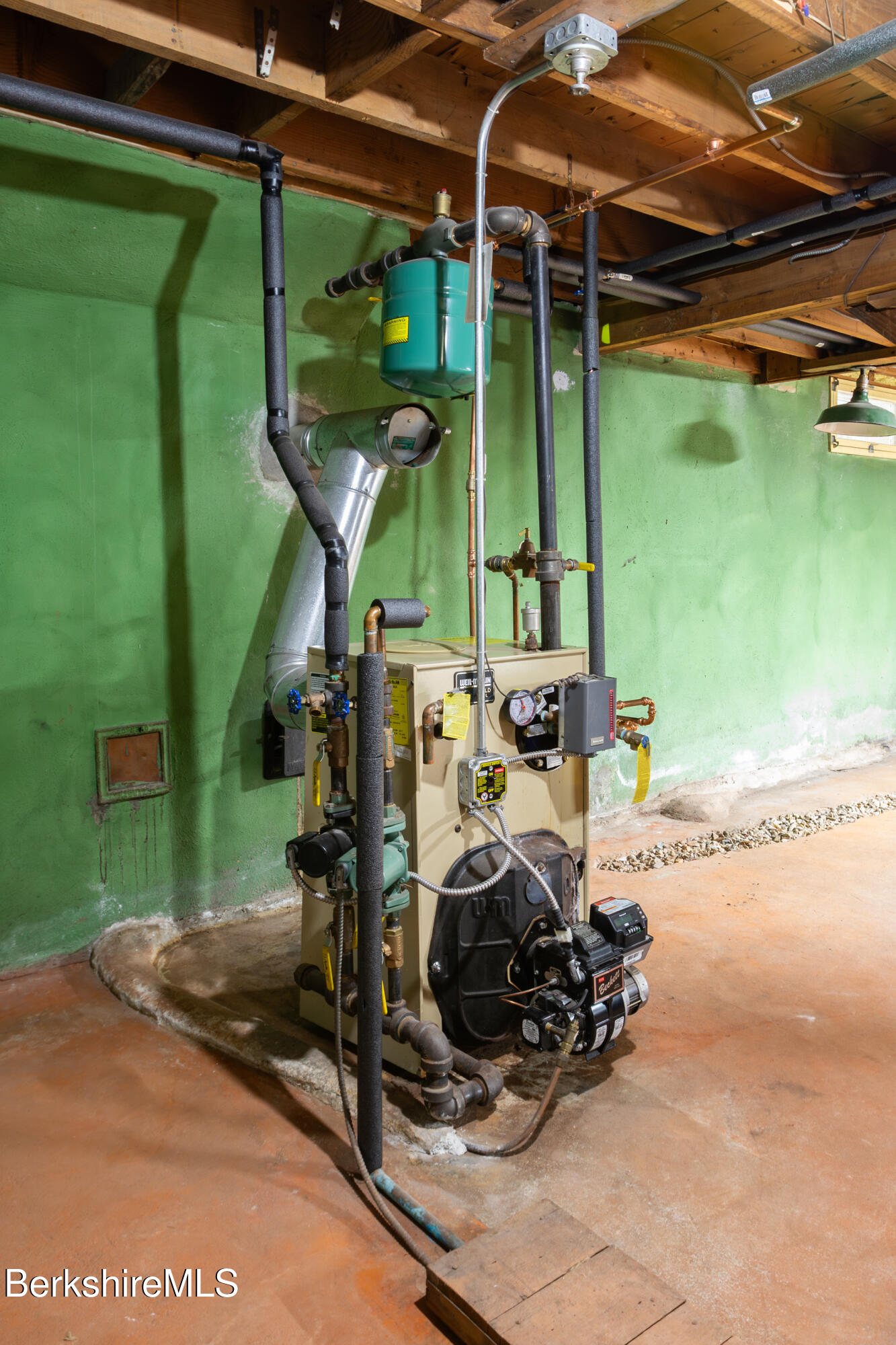 139 Gamwell Avenue Pittsfield, MA 01201 - Photo 19 of 33 a view of a room with gym equipment