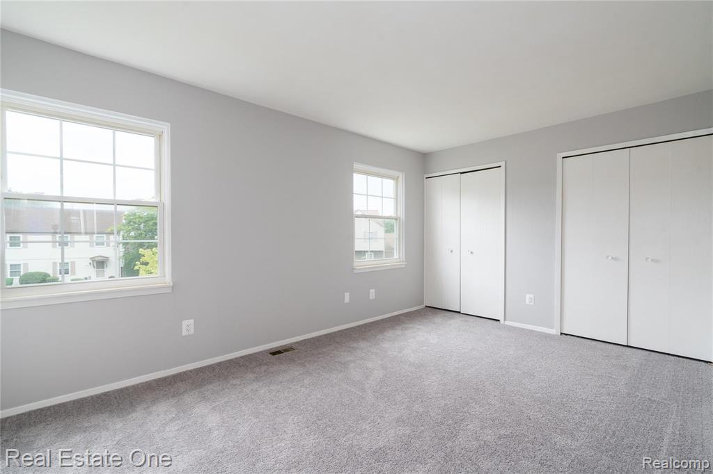 23657 North Rockledge Novi, MI 48375 - Photo 10 of 22
