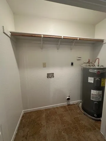 $895 | 709 Willowood, Kingsland, TX 78639