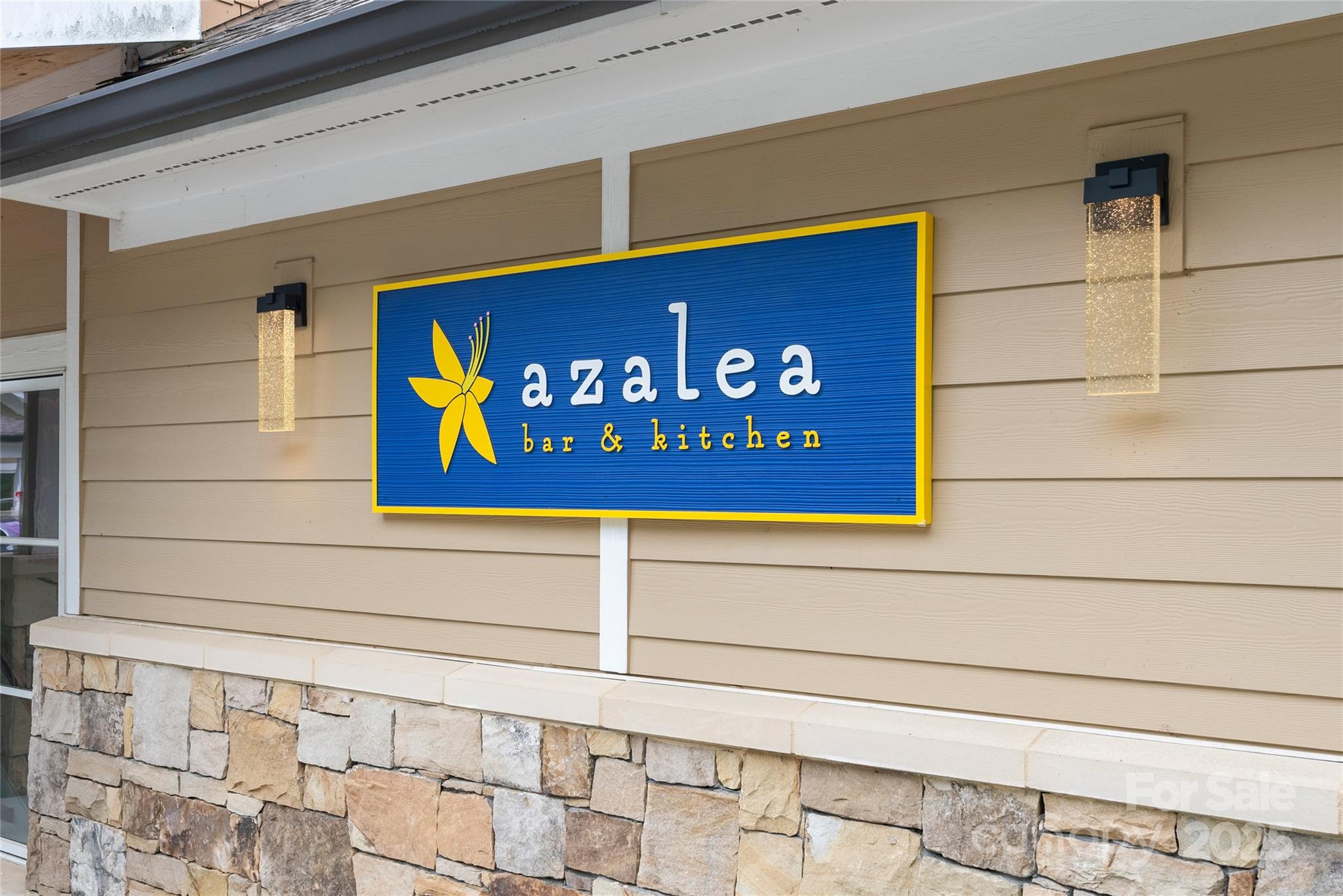 429 Bowling Park Road Asheville, NC 28803 - Photo 27 of 30 a close up of a wall