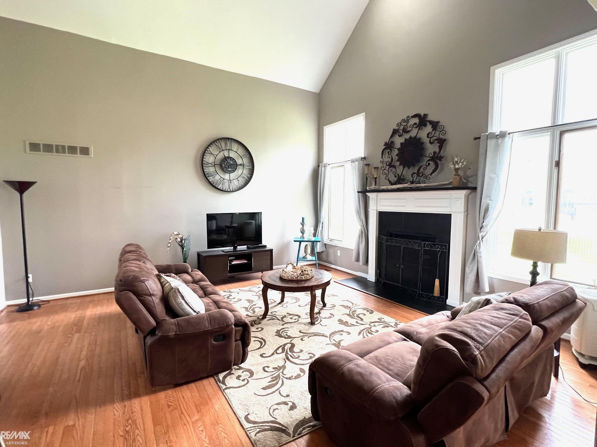49194 Monte Road New Baltimore, MI 48047 - Photo 7 of 27 50120772-6.JPG