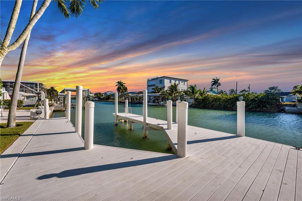 132 East Hilo Street Naples, FL 34113 - Photo 4 of 31