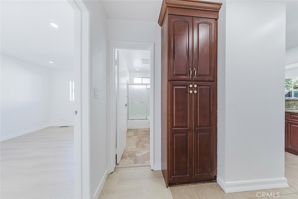 10431 Las Lunitas Avenue Tujunga, CA 91042 - Photo 13 of 31