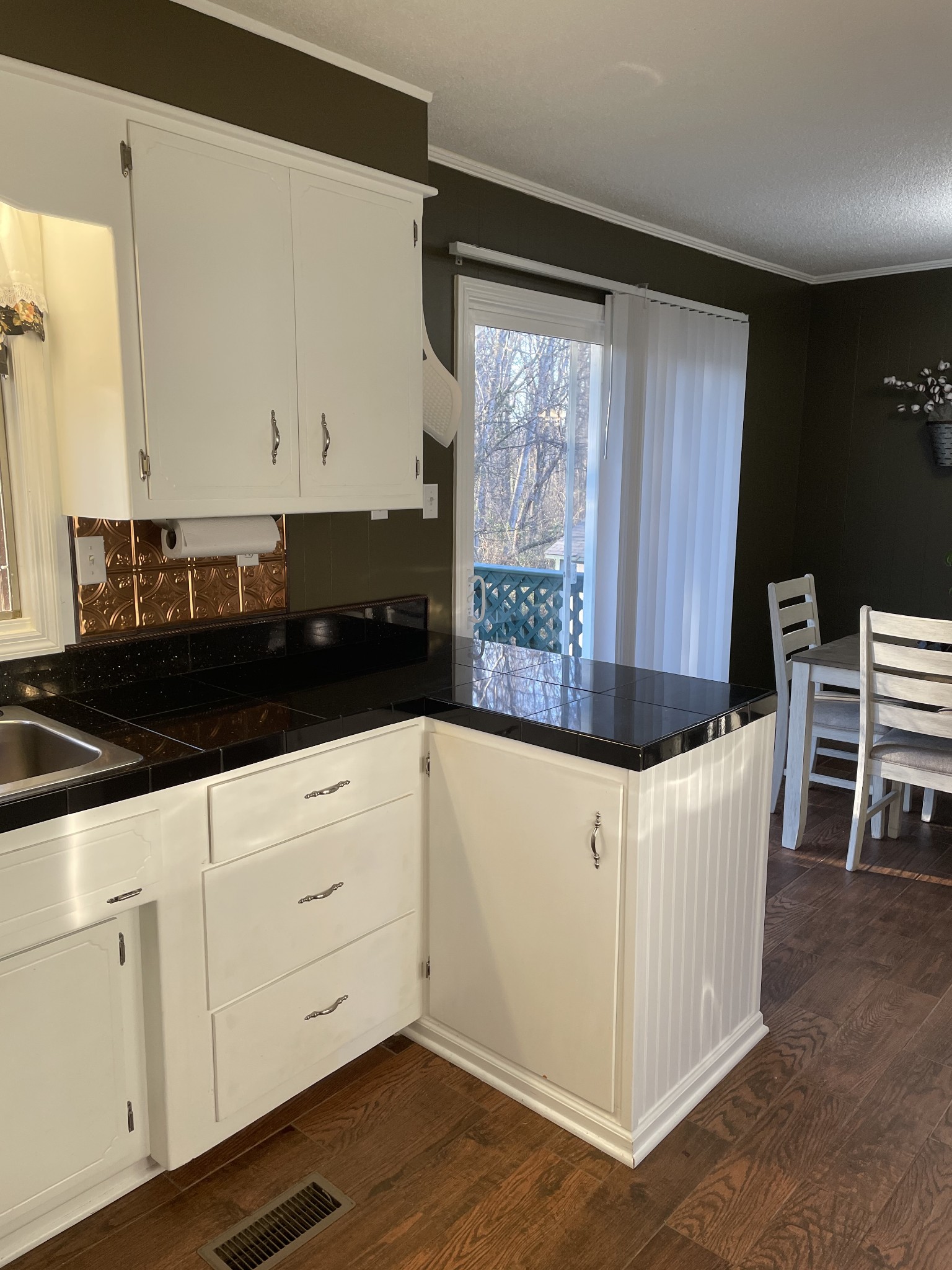 829 Dripping Springs Road Winchester, TN 37398 - Photo 23 of 32 a kitchen with a cabinets and window