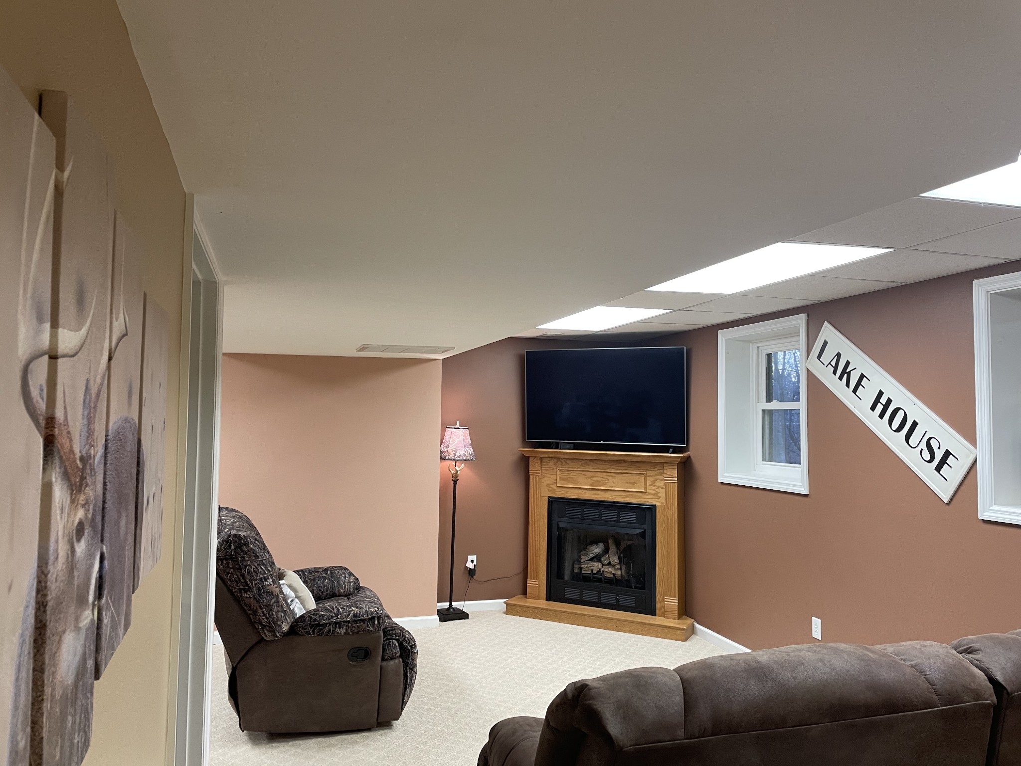 829 Dripping Springs Road Winchester, TN 37398 - Photo 25 of 32 a living room with furniture and a fireplace