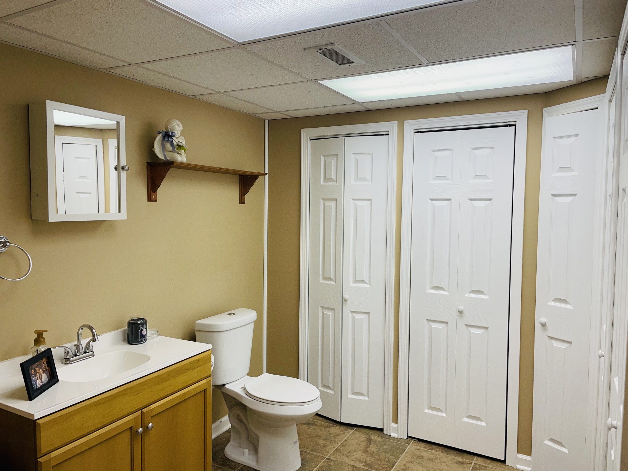 829 Dripping Springs Road Winchester, TN 37398 - Photo 28 of 32 a bathroom with a sink toilet and vanity