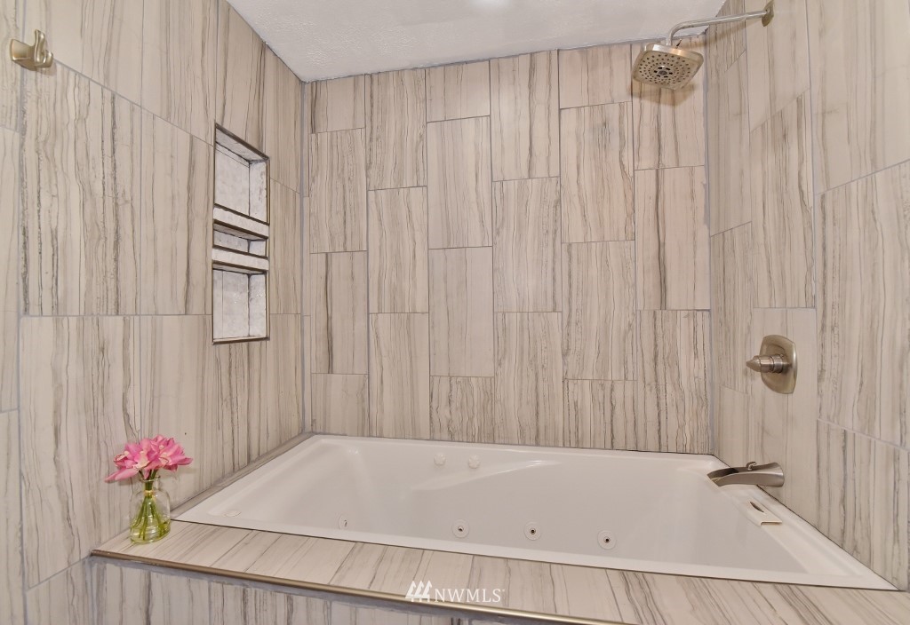 2827 Rocky Point Road Northwest Bremerton, WA 98312 - Photo 15 of 25 Gallery Image 15