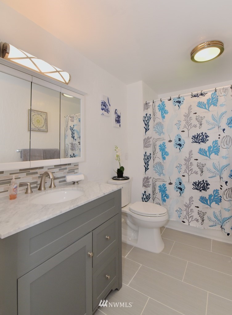 2827 Rocky Point Road Northwest Bremerton, WA 98312 - Photo 18 of 25 Gallery Image 18