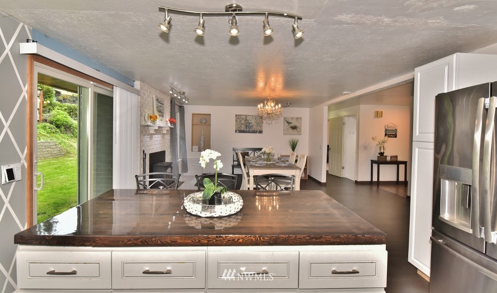 2827 Rocky Point Road Northwest Bremerton, WA 98312 - Photo 5 of 25 Gallery Image 5