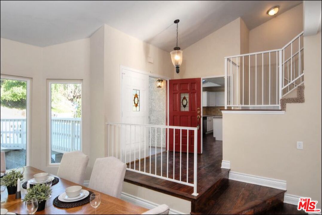5274 Campo Road Woodland Hills, CA 91364 - Photo 2 of 30