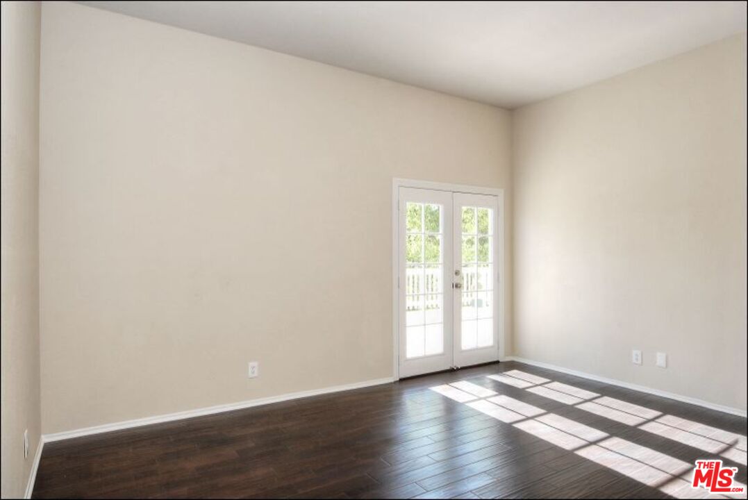 5274 Campo Road Woodland Hills, CA 91364 - Photo 11 of 30