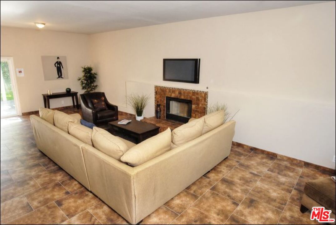 5274 Campo Road Woodland Hills, CA 91364 - Photo 13 of 30