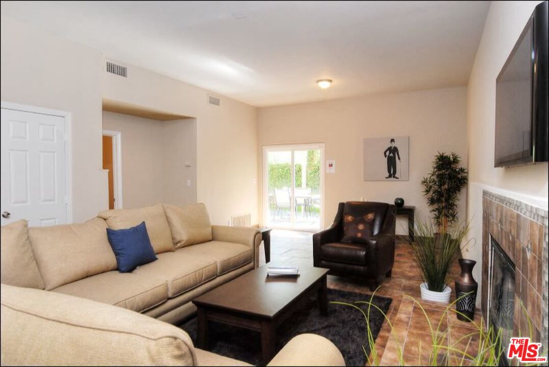 5274 Campo Road Woodland Hills, CA 91364 - Photo 14 of 30