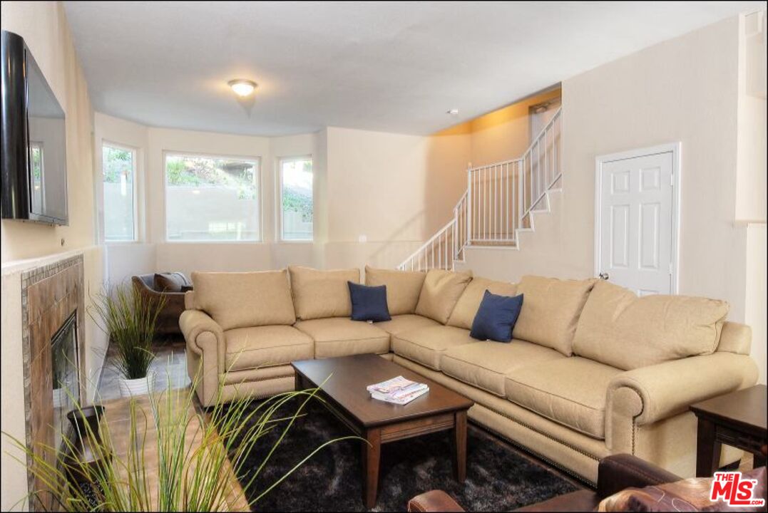 5274 Campo Road Woodland Hills, CA 91364 - Photo 16 of 30