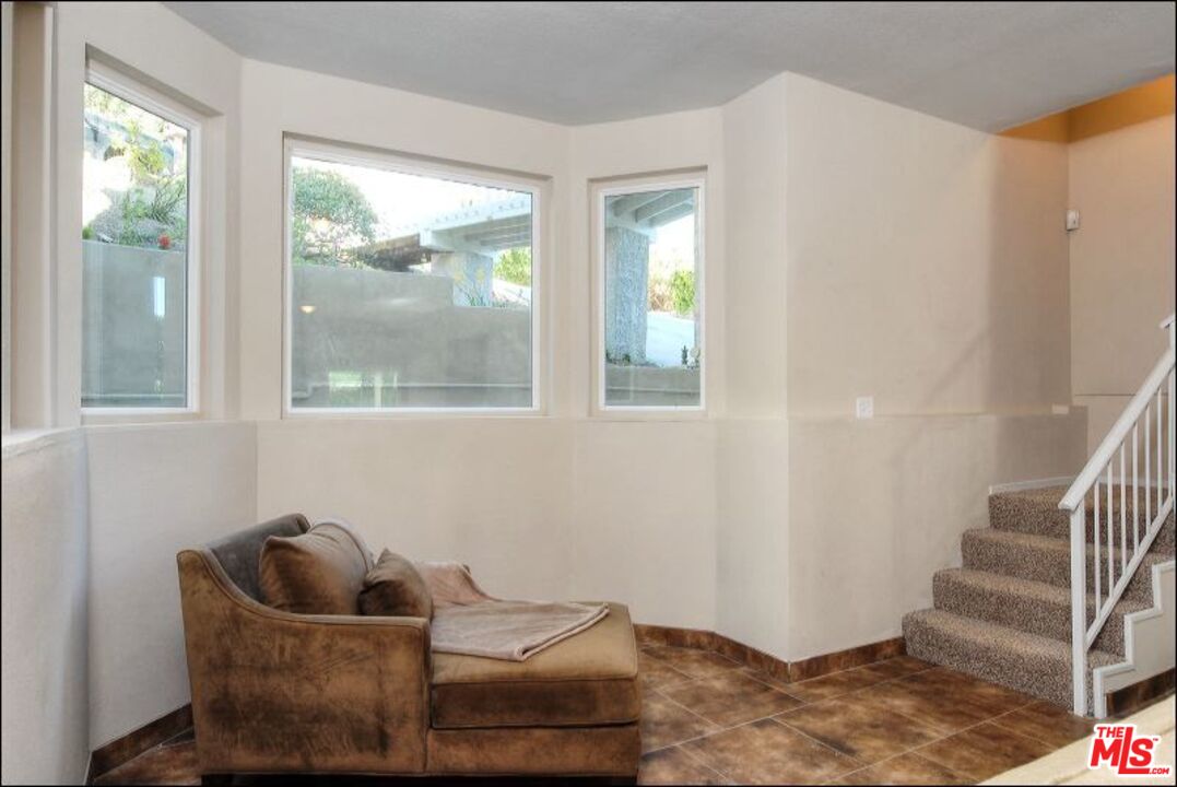 5274 Campo Road Woodland Hills, CA 91364 - Photo 17 of 30