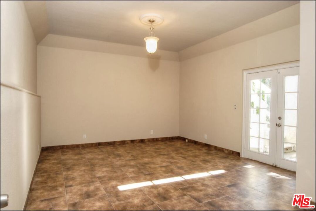 5274 Campo Road Woodland Hills, CA 91364 - Photo 18 of 30