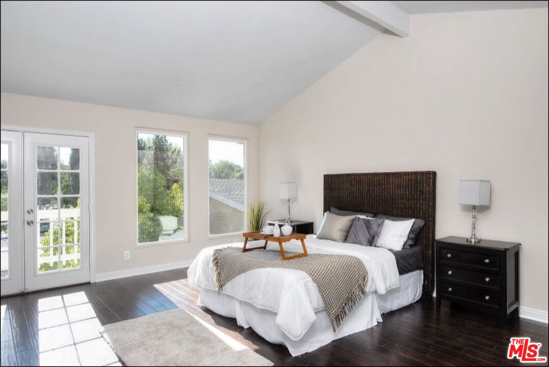 5274 Campo Road Woodland Hills, CA 91364 - Photo 19 of 30