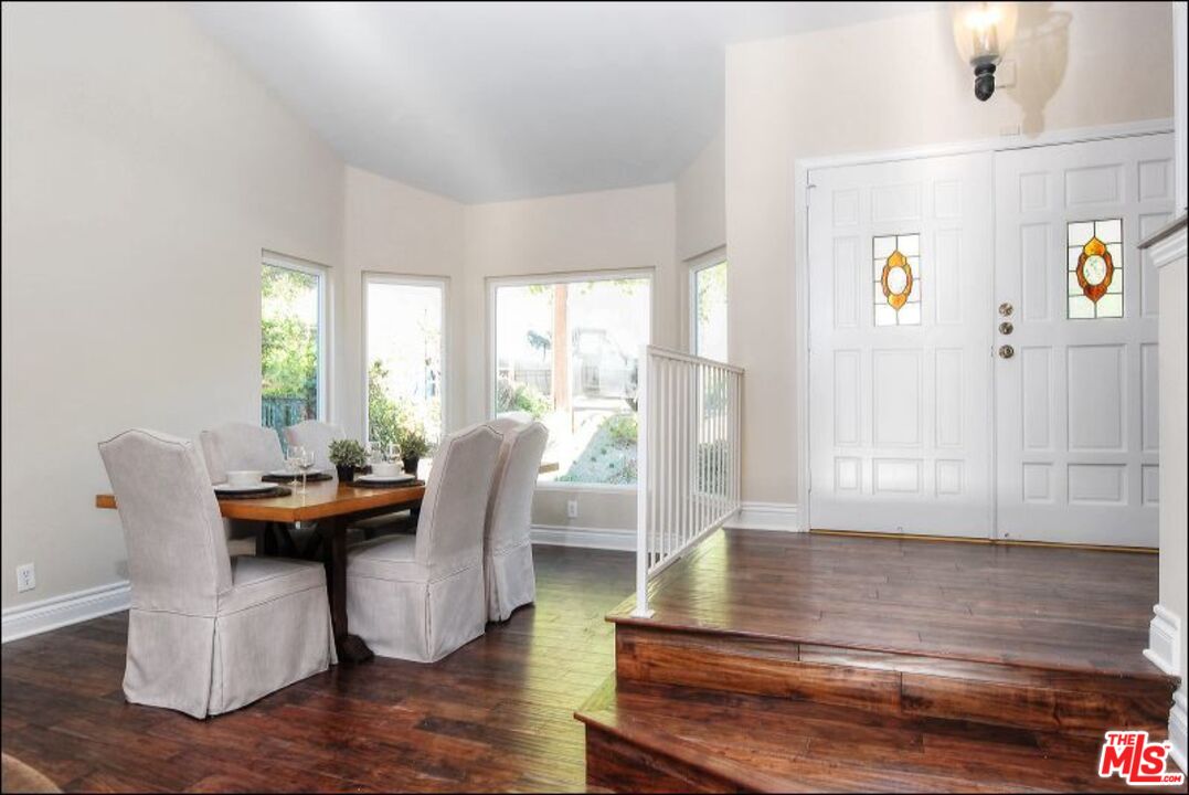 5274 Campo Road Woodland Hills, CA 91364 - Photo 3 of 30