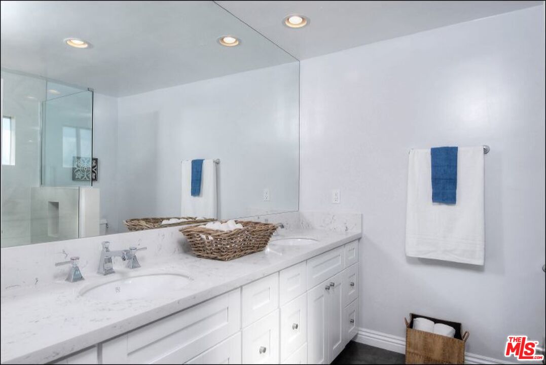 5274 Campo Road Woodland Hills, CA 91364 - Photo 22 of 30