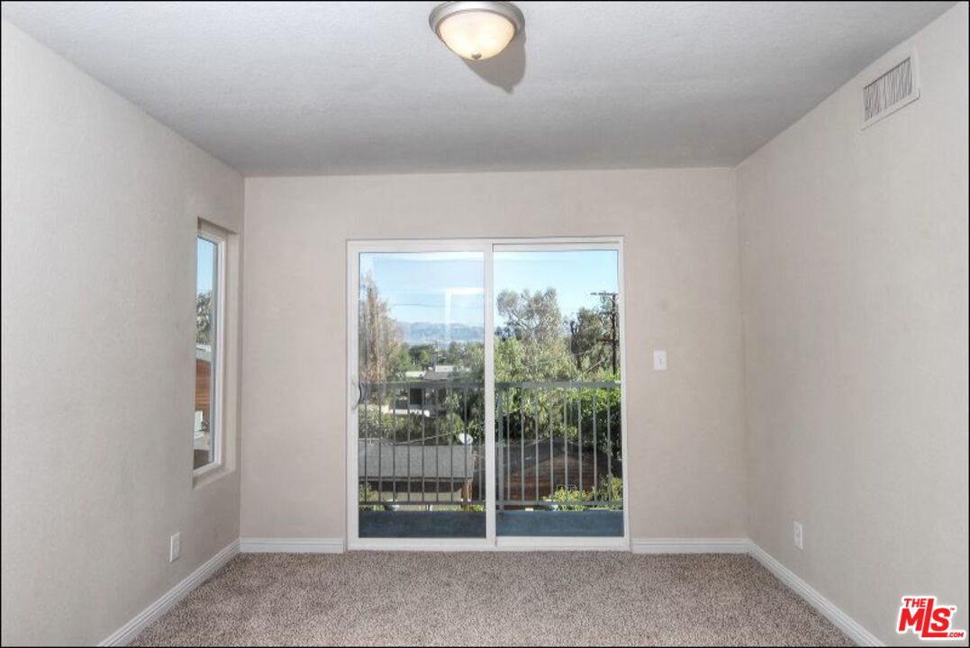 5274 Campo Road Woodland Hills, CA 91364 - Photo 26 of 30