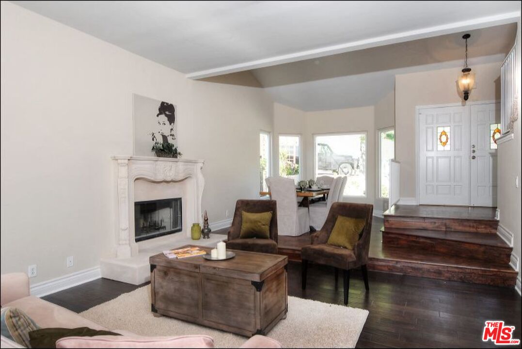 5274 Campo Road Woodland Hills, CA 91364 - Photo 4 of 30