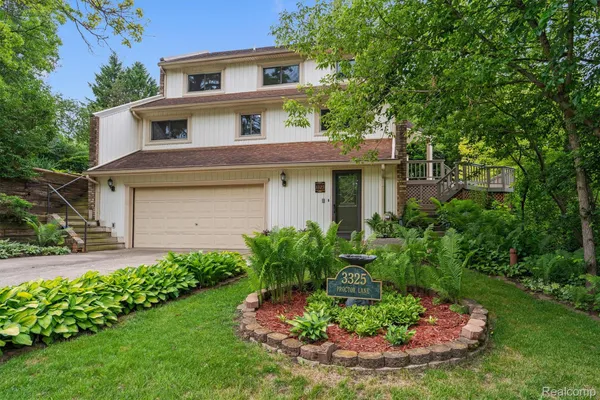 $499,000 | 3325 Proctor Lane, Oakland, MI 48363