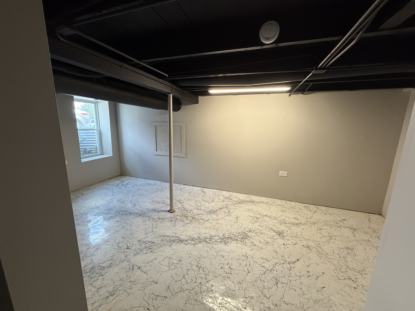 208 West Nippersink Road Round Lake, IL 60073 - Photo 20 of 32 a view of an empty room