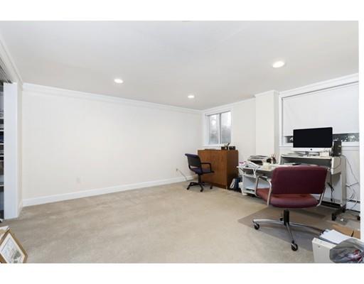 20 Edgemere Road Lynnfield, MA 01940 - Photo 25 of 36 Gallery Image 25
