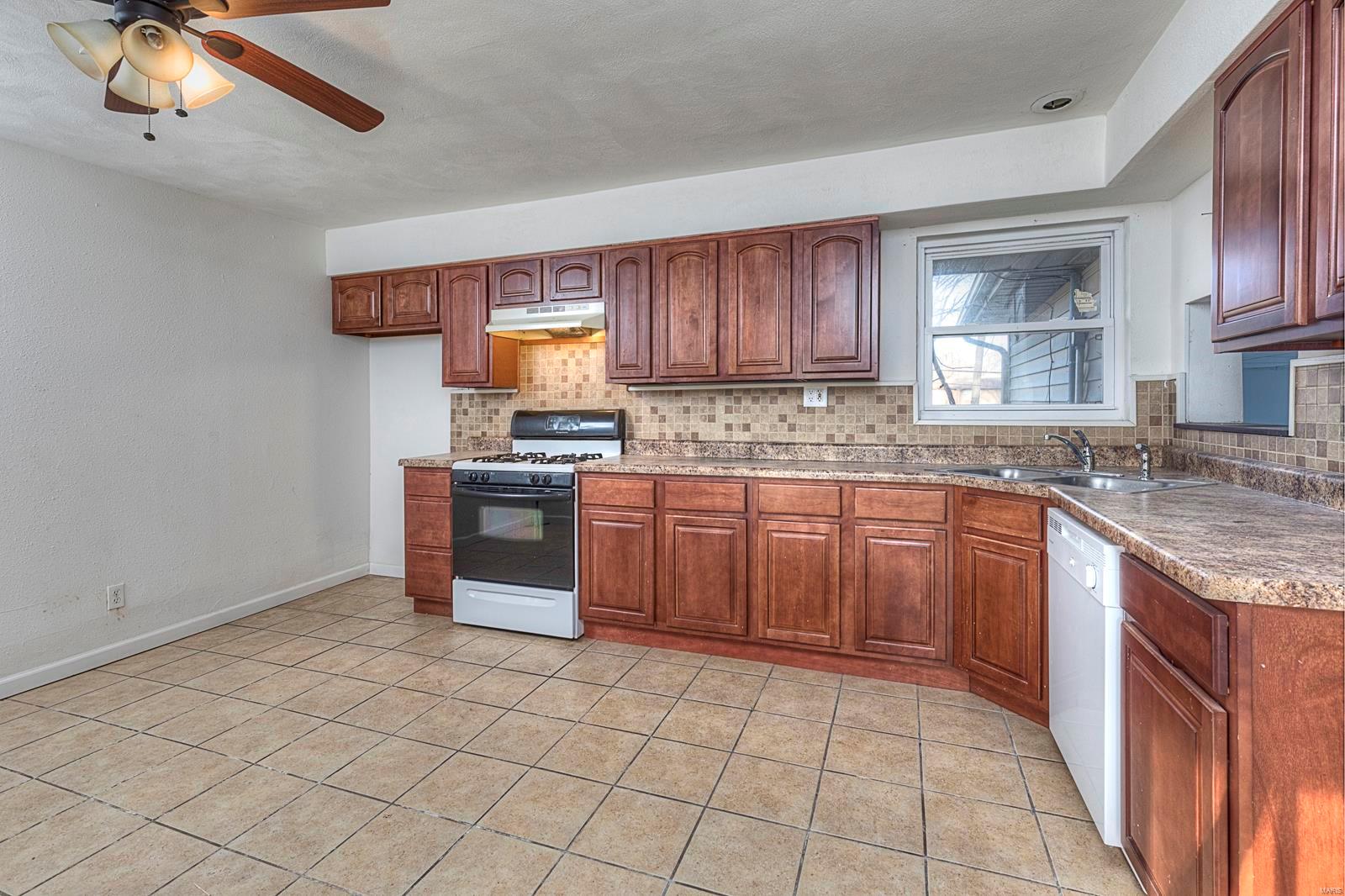9905 Bunkum Road Fairview Heights, IL 62208 - Photo 6 of 26 Gallery Image 6