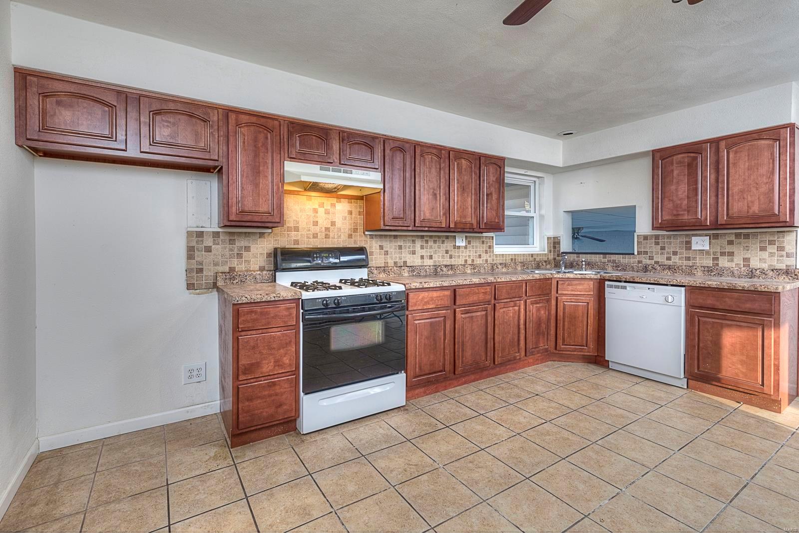 9905 Bunkum Road Fairview Heights, IL 62208 - Photo 7 of 26 Gallery Image 7