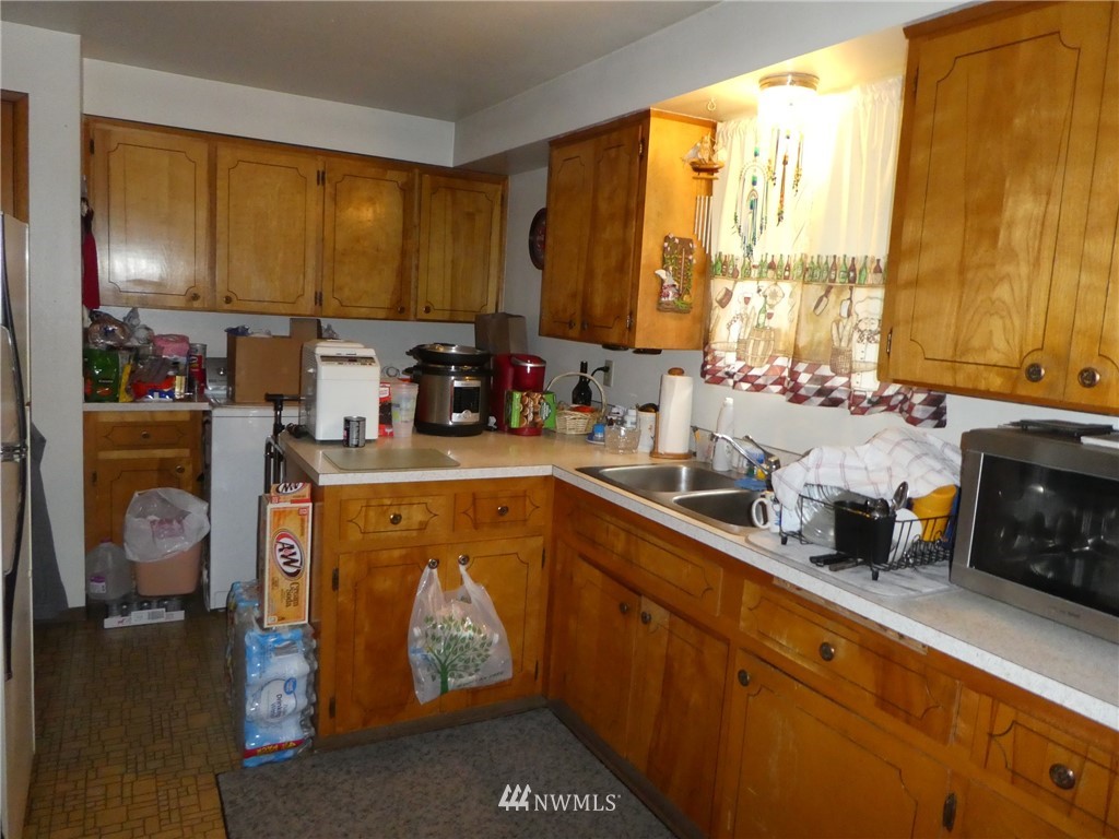 1705 Trosper Road Southwest Tumwater, WA 98512 - Photo 3 of 8 Gallery Image 3