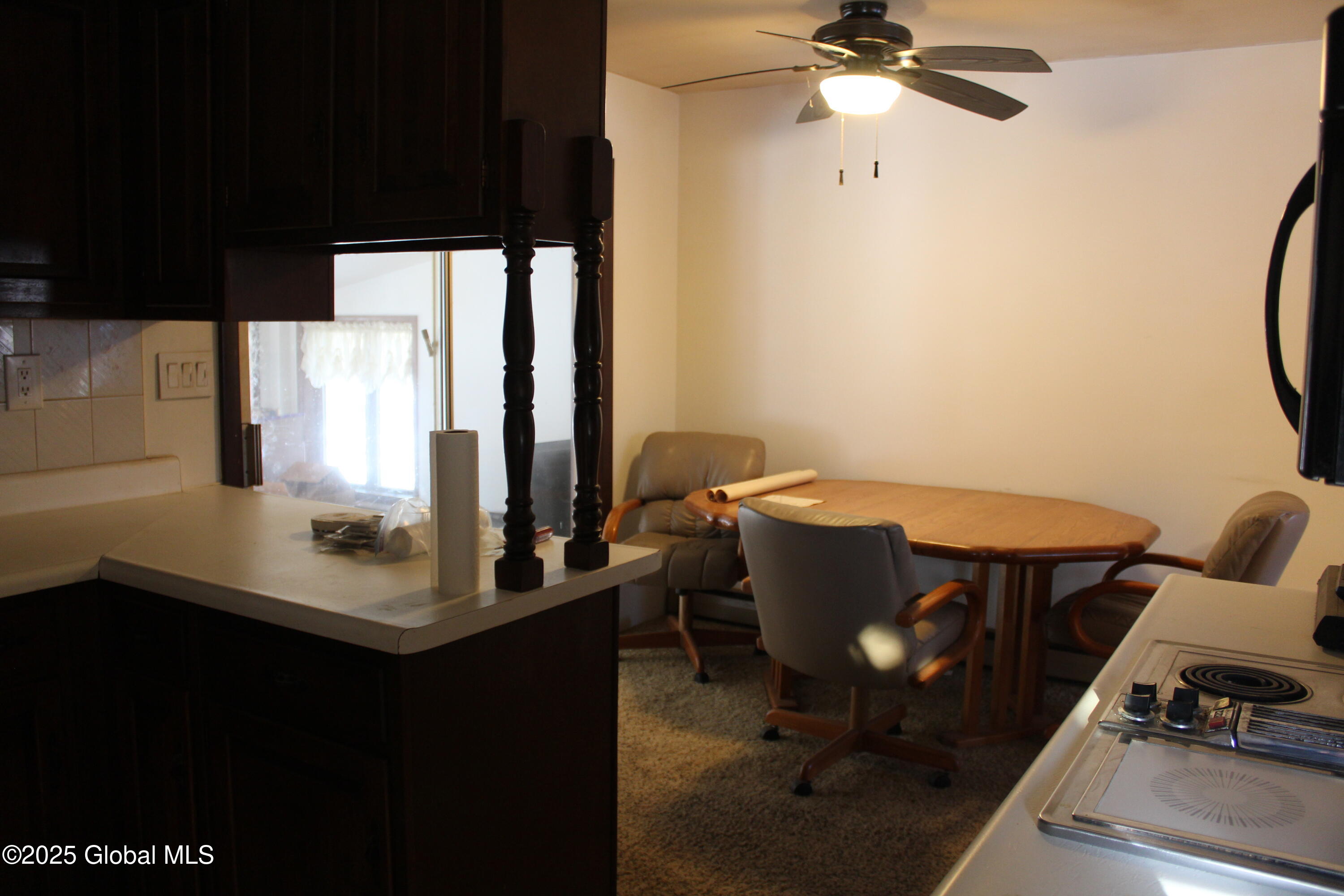 3224 Putnam Road Rotterdam, NY 12306 - Photo 7 of 41 kitchen/entry