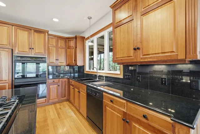 $799,900 | 269 Blackberry Falls Drive, Ellijay, GA 30536