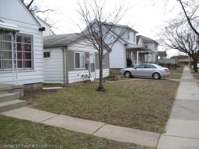 1922 Leitch Road Ferndale, MI 48220 - Photo 4 of 18 4.JPG