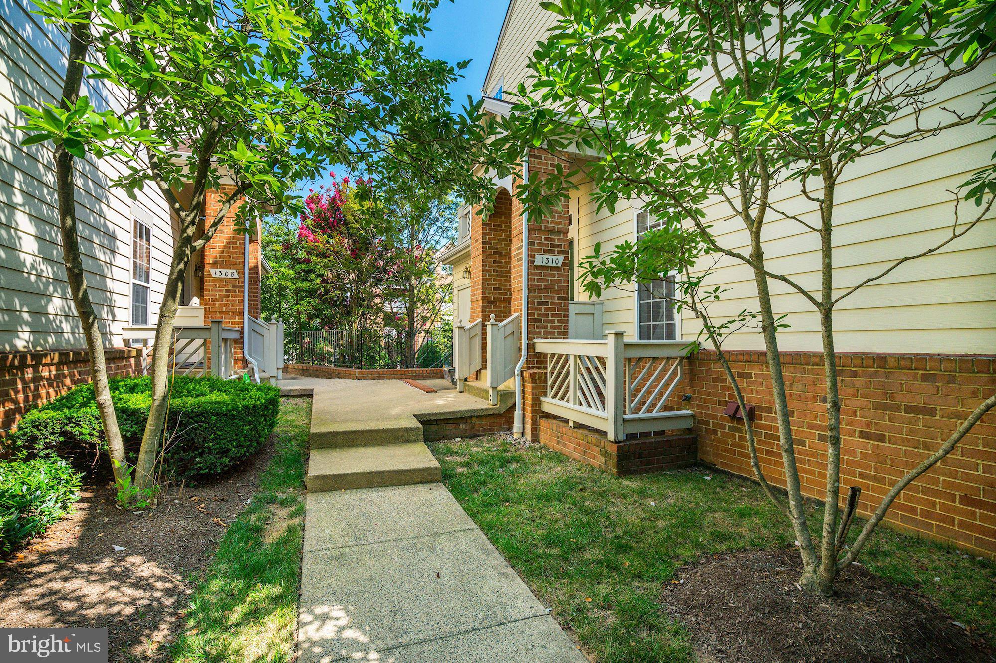1310 Garden Wall Circle, Unit 202 Reston, VA 20194 - Photo 4 of 33